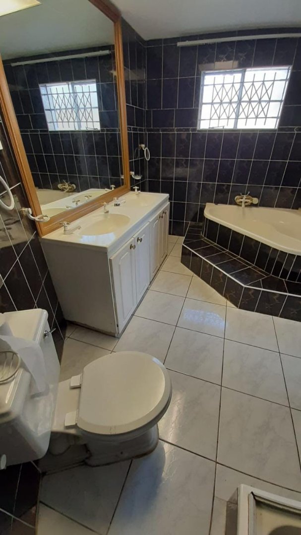 Commercial Property for Sale in Southernwood Eastern Cape